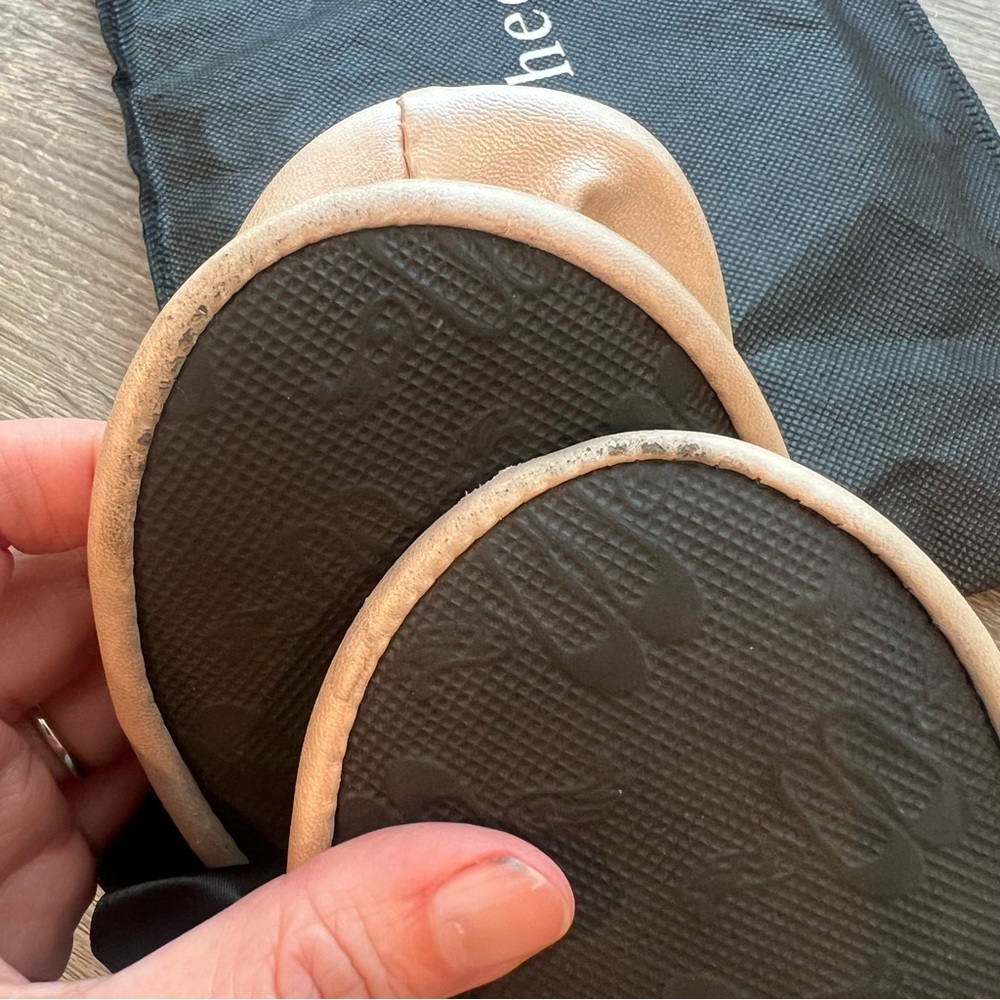 Champagne Rescue Flats - Picture 3 of 11